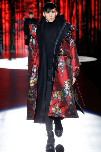 Look 15